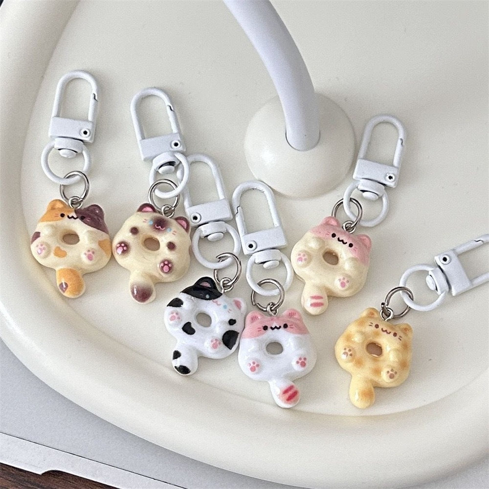 Wholesale Cute cartoon resin cat and donut keychain