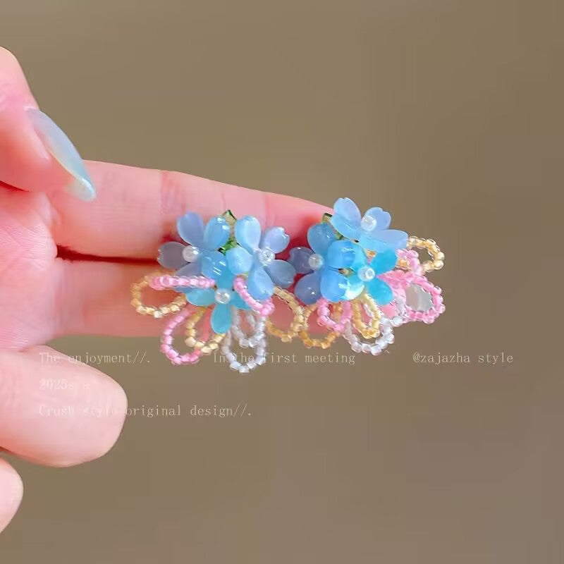 Wholesale Beaded Begonia Flower Clavicle Necklace