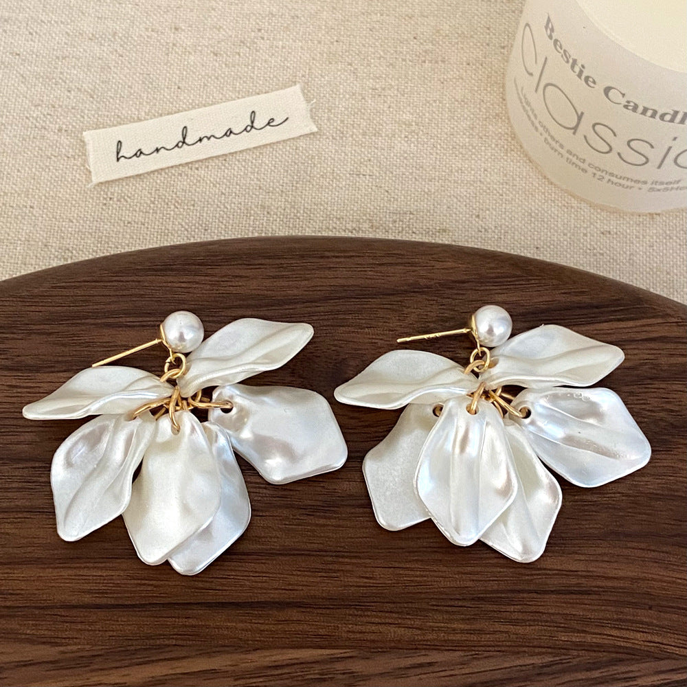 Wholesale Chic Acrylic Petal Tassel Earrings Flower Design Fashion Jewelry Accessory