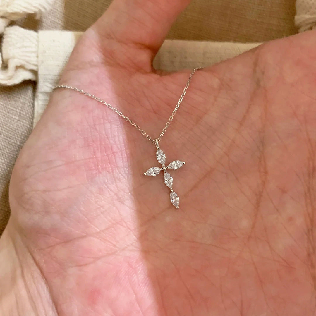 Wholesale Shiny Silver Cross Necklace with Zircon,  Titanium Steel Copper,  Jewelry Accessory