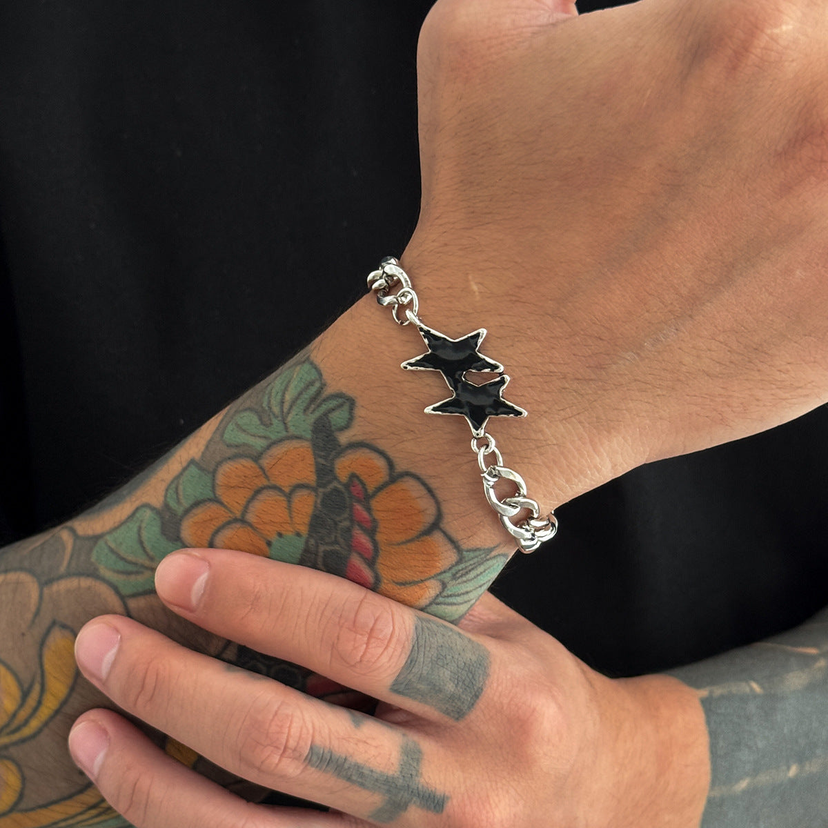 Wholesale Alloy Electroplated Cuban Chain Bracelet with Colorful Star Charm - Fashion Accessory for Men