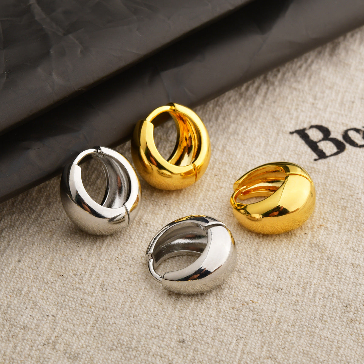 Wholesale  Round Gap Ear Buckle Brass Gold Plated Simple Earrings