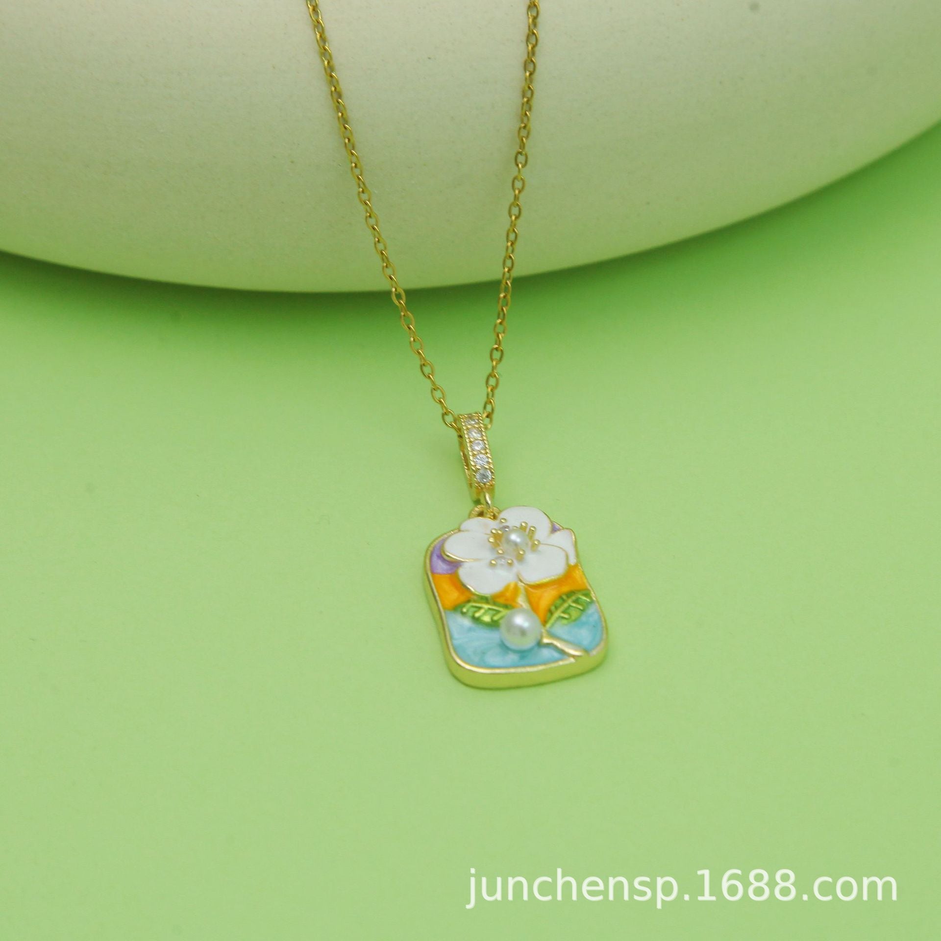 Wholesale Titanium Steel Oil Dropping Painted Mid-ancient Style Rose Pendant  Necklace