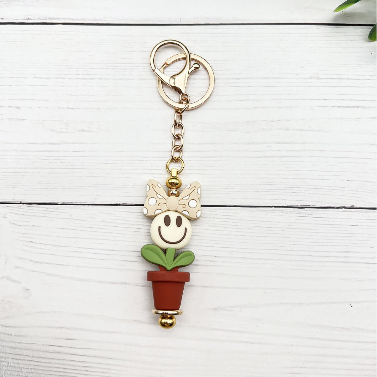 Wholesale Silicone Bead Keychain With Cute Face Bow Dot Pattern Decorative Bag And Key Accessory