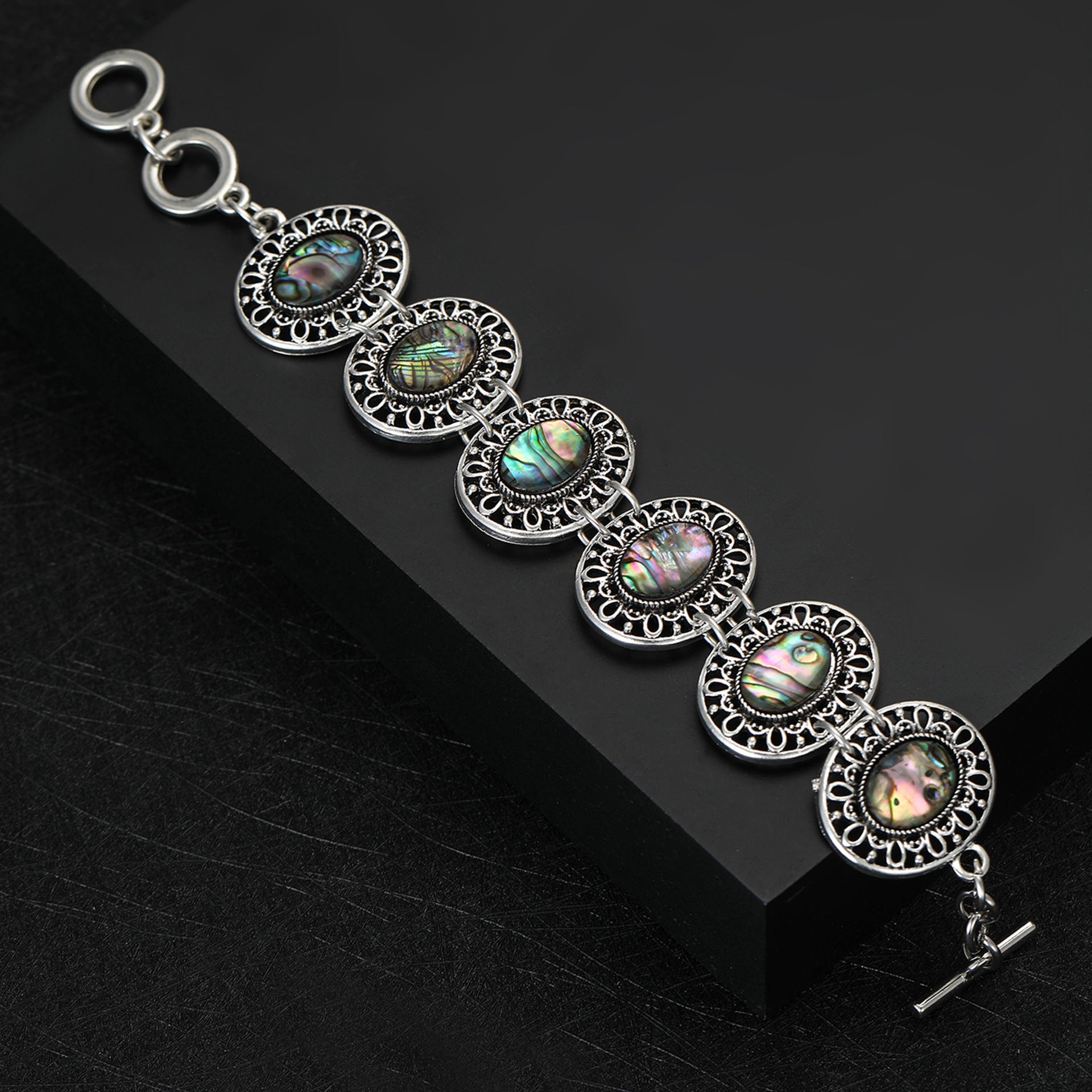 Wholesale Vintage Court Style Silver Shell Alloy Bracelet Fashion Accessory Gift