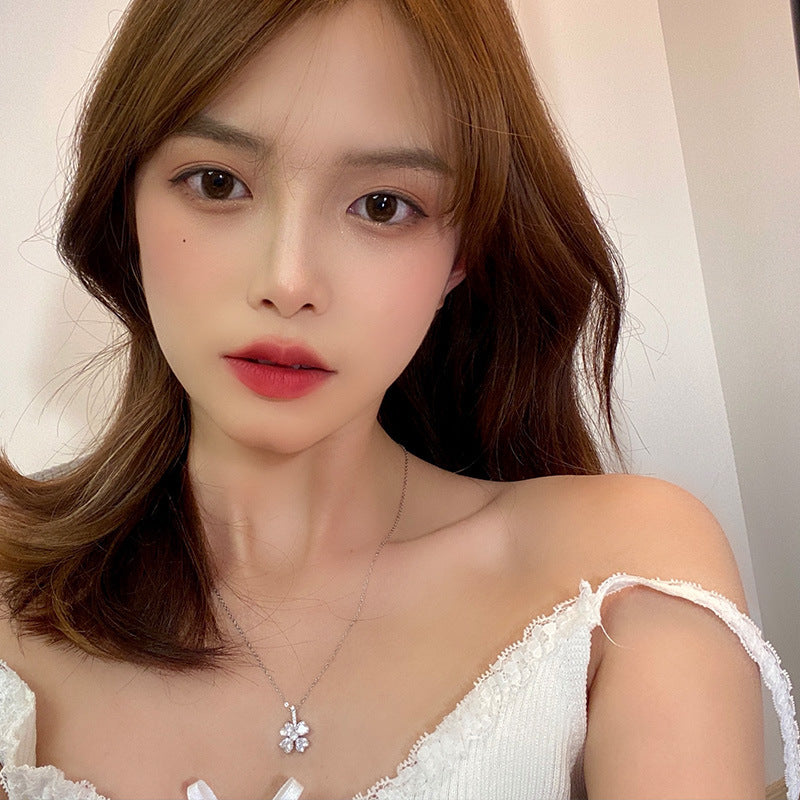 Wholesale Micro-inlaid Zircon Flower Titanium Steel Necklace