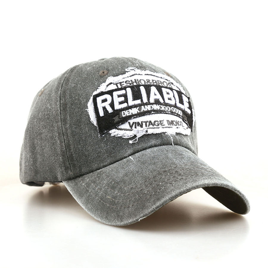 Wholesale Fashionable letter embroidered baseball cap