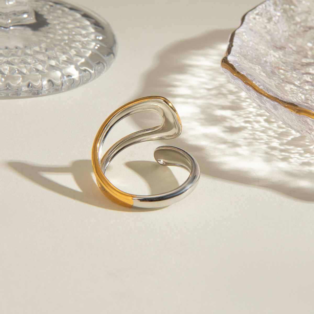 Wholesale  Exaggerated Ring Women's 18k Gold Stainless Steel Color Crossing Asymmetric Opening Ring