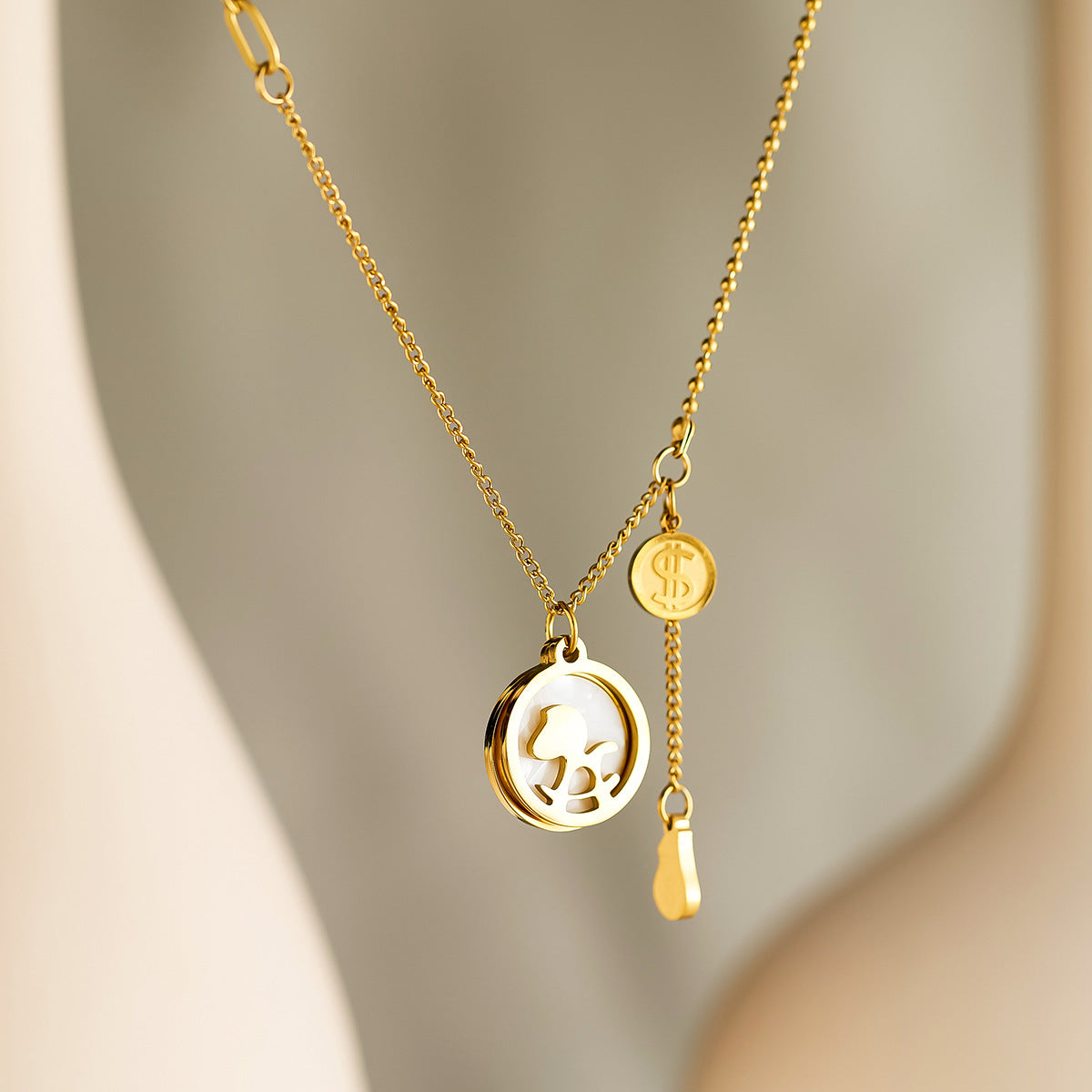 Wholesale Titanium steel non-fading white shell 18k gold necklace