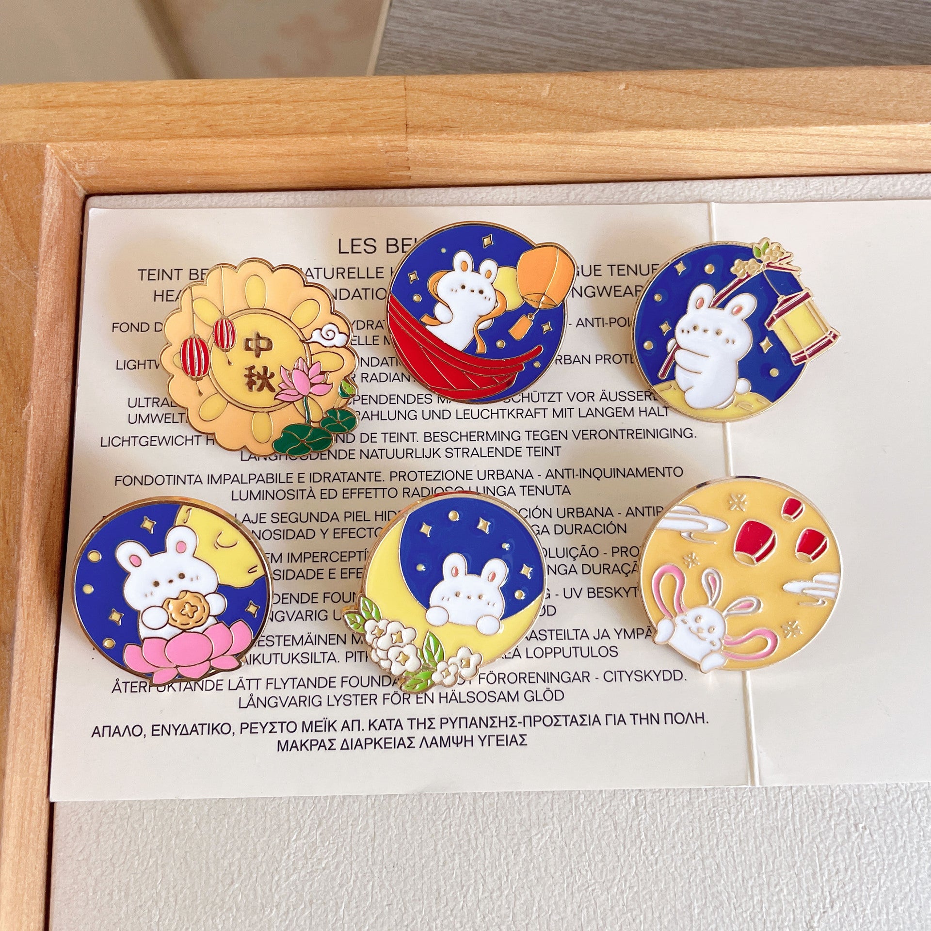 Wholesale  Mid-Autumn Festival commemorative metal   rabbit Brooch