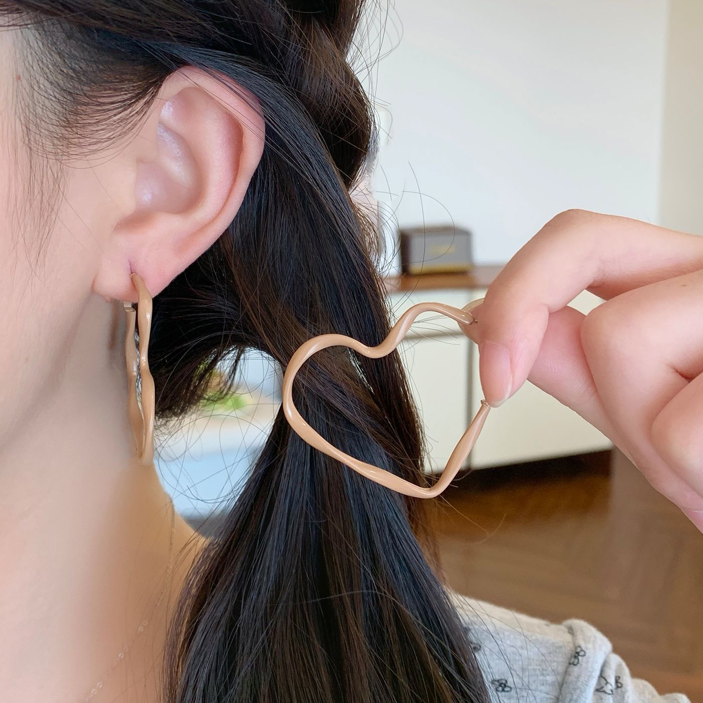 Wholesale retro encora red heart circle large earrings female silver needle