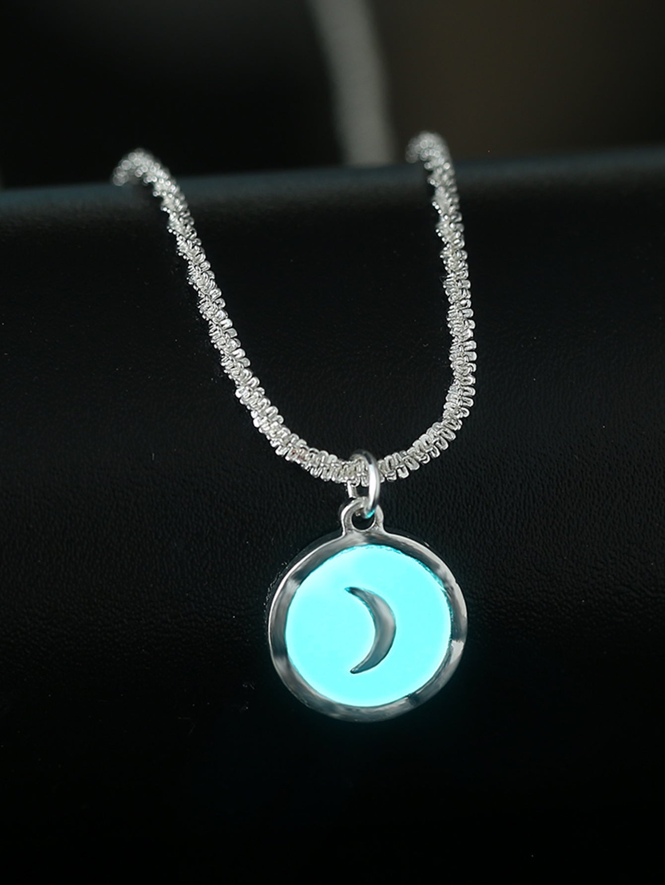 Wholesale Silver creative  moon oil drop luminous glowing blingbling cauliflower necklace
