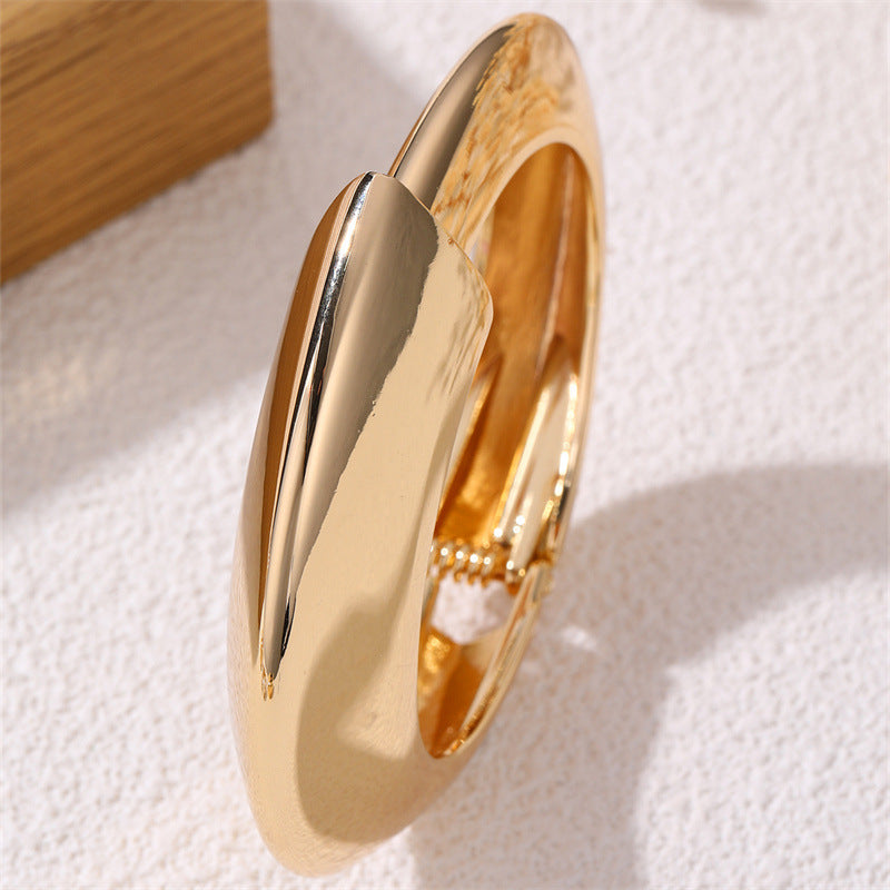 Wholesale Alloy Geometric Designer Bracelets