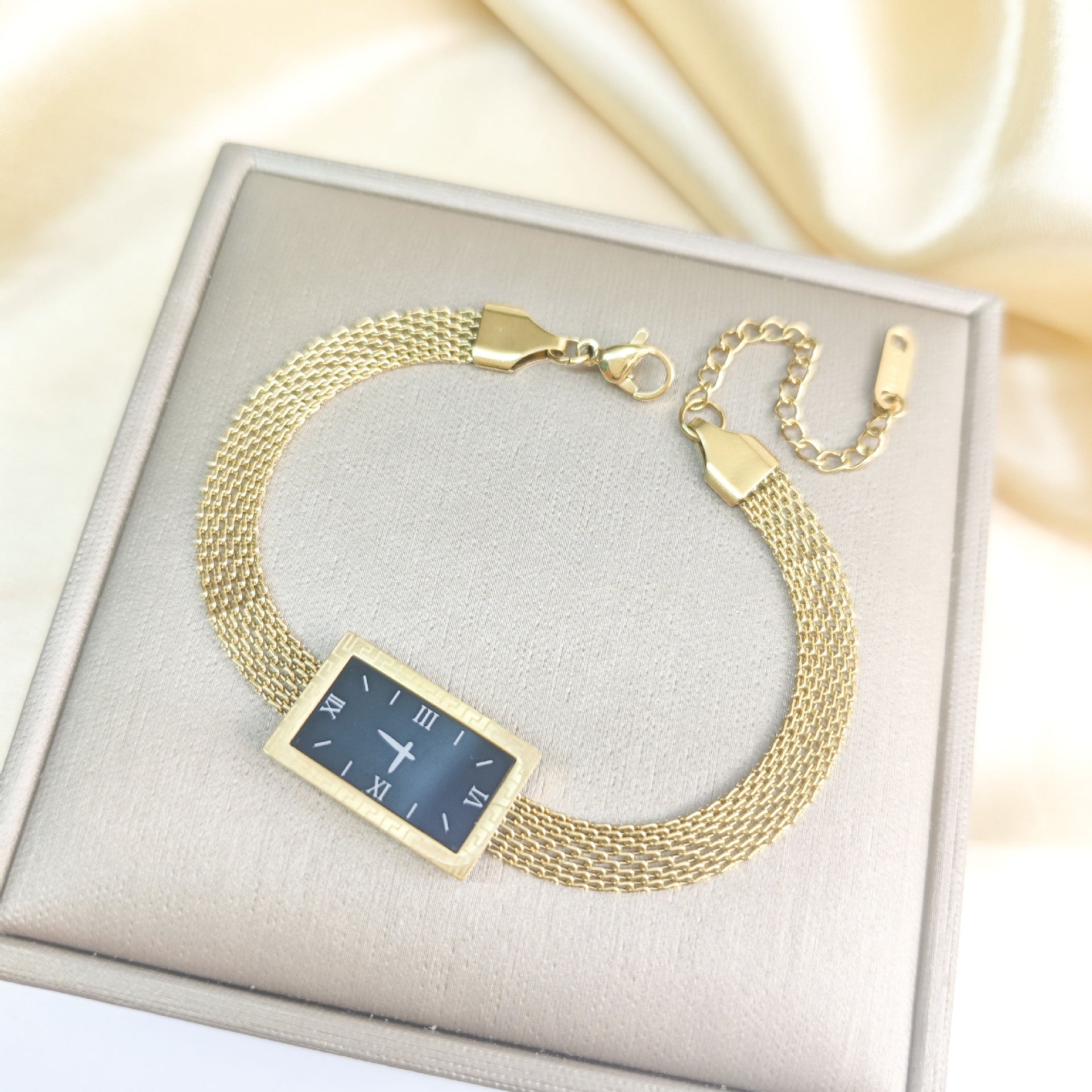 Wholesale Floral Design Hollow Mesh Watch Bracelet in Titanium Steel for Women Everyday Wear Fashion Accessory
