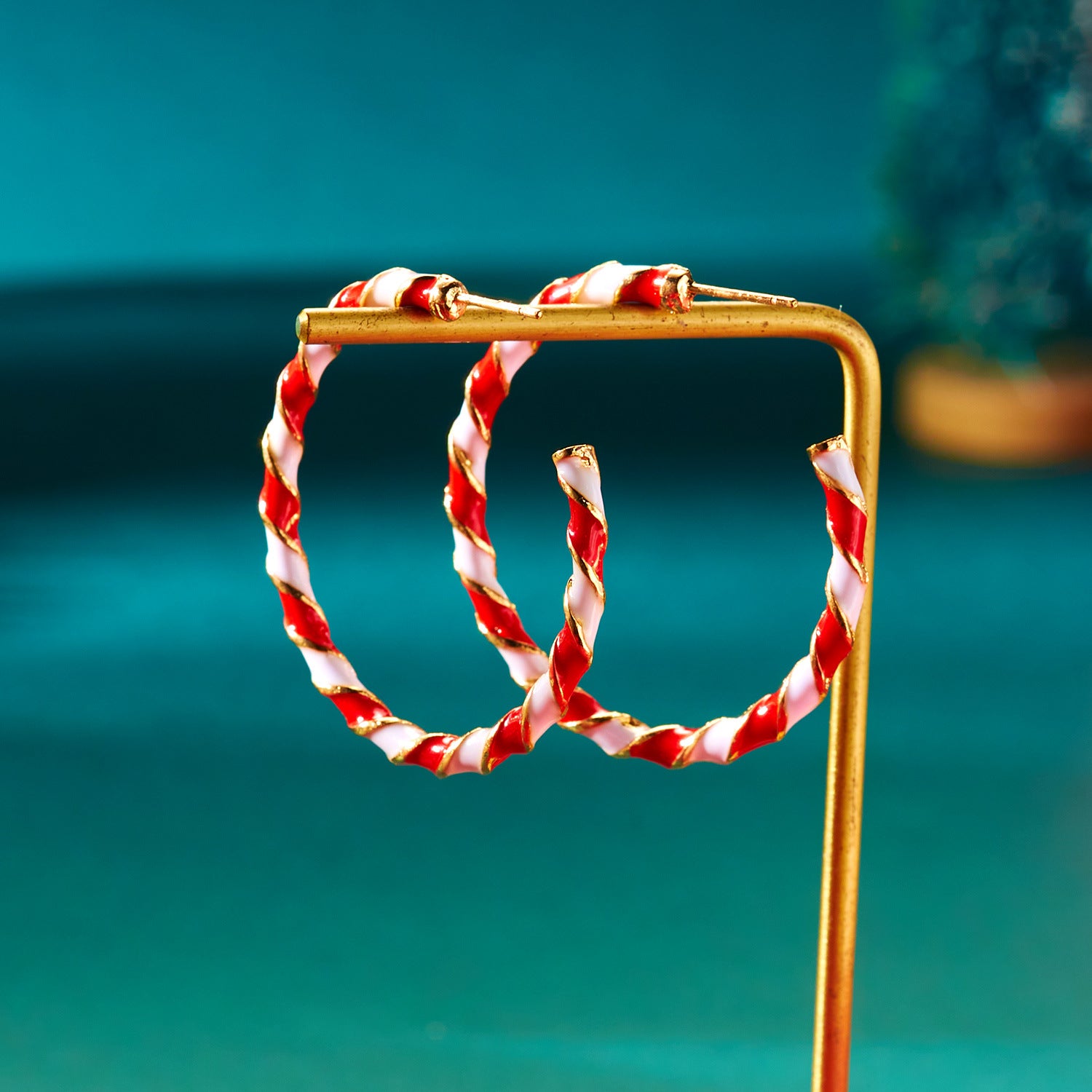 Wholesale Christmas colorful red and green twisted earrings