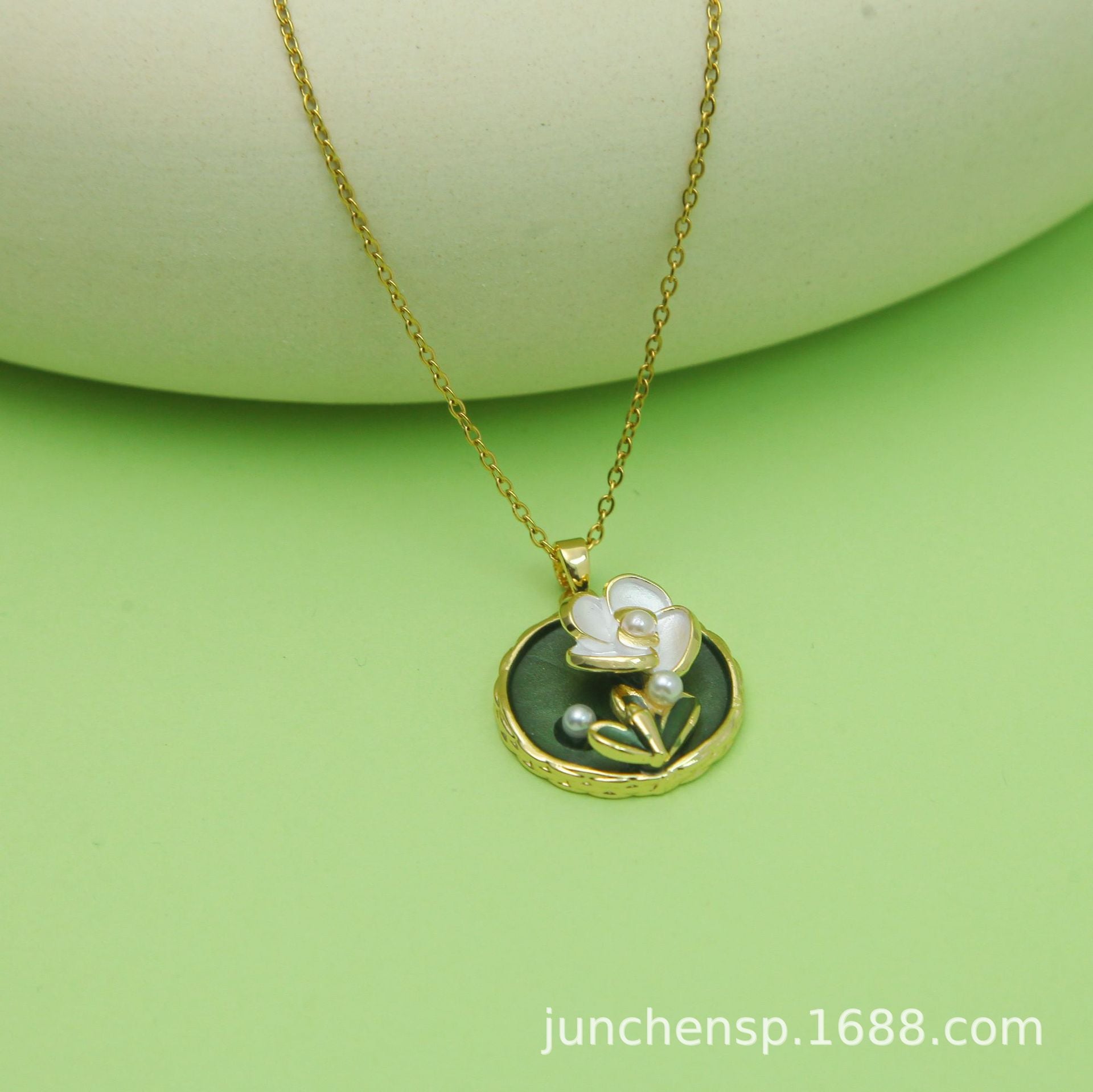 Wholesale Titanium Steel Oil Dropping Painted Mid-ancient Style Rose Pendant  Necklace