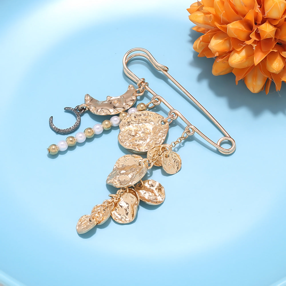 Wholesale Alloy Geometric Disc and Tassel Spliced Moon Pendant Brooch