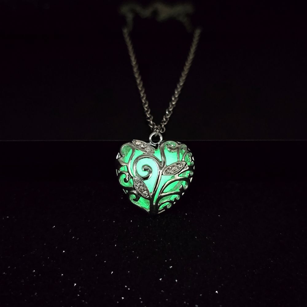 Wholesale Hollow Sea Heart Christmas Luminous Necklace