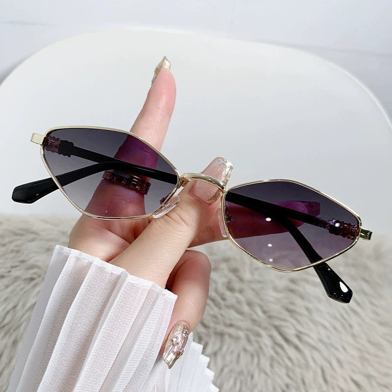 Wholesale Chic Diamond Metal Sunglasses for Women,  Small Frame Black UV400,  Fashion Accessory