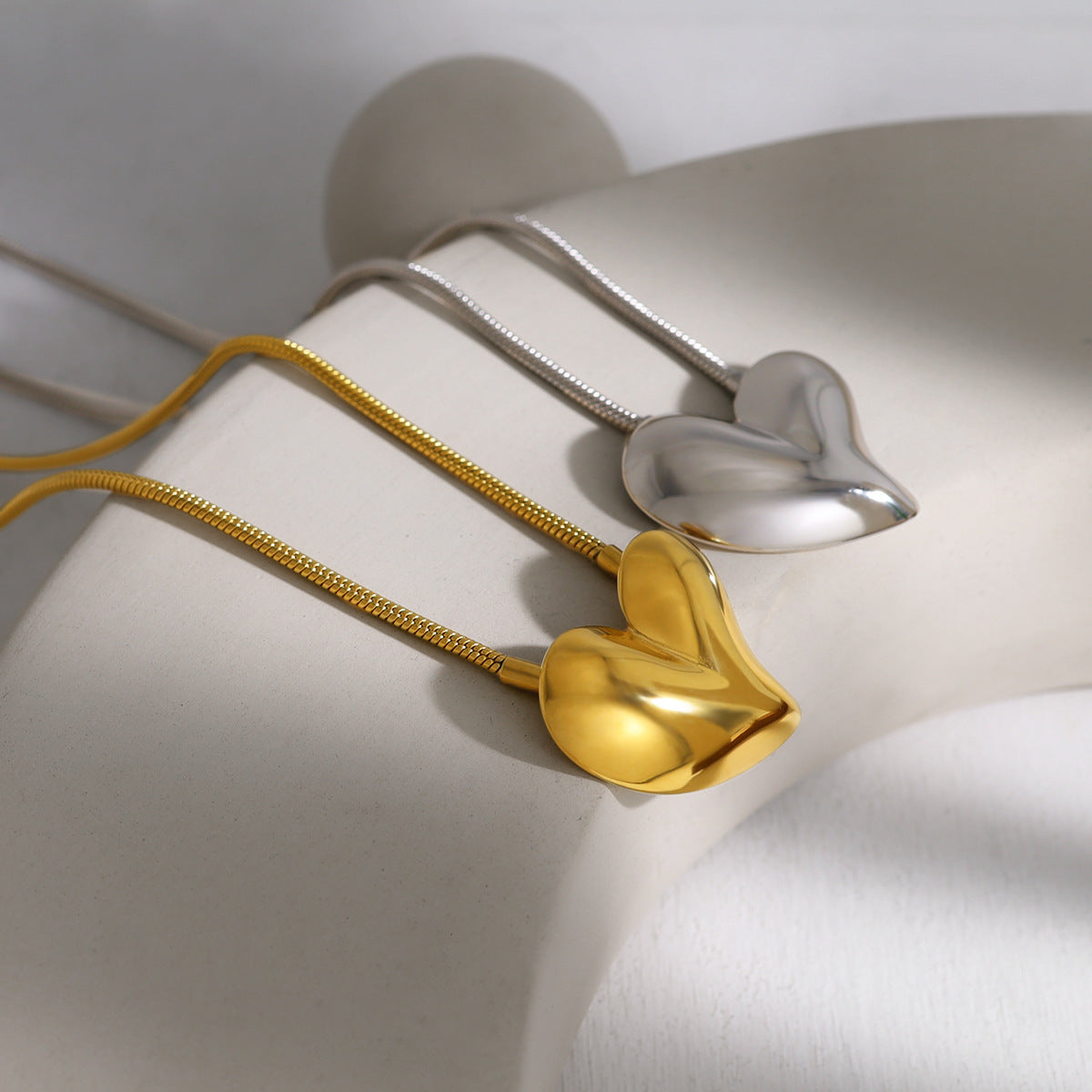 Wholesale Heart-shaped Titanium Steel Necklace Sweater Chain ACC-NE-Mingl004