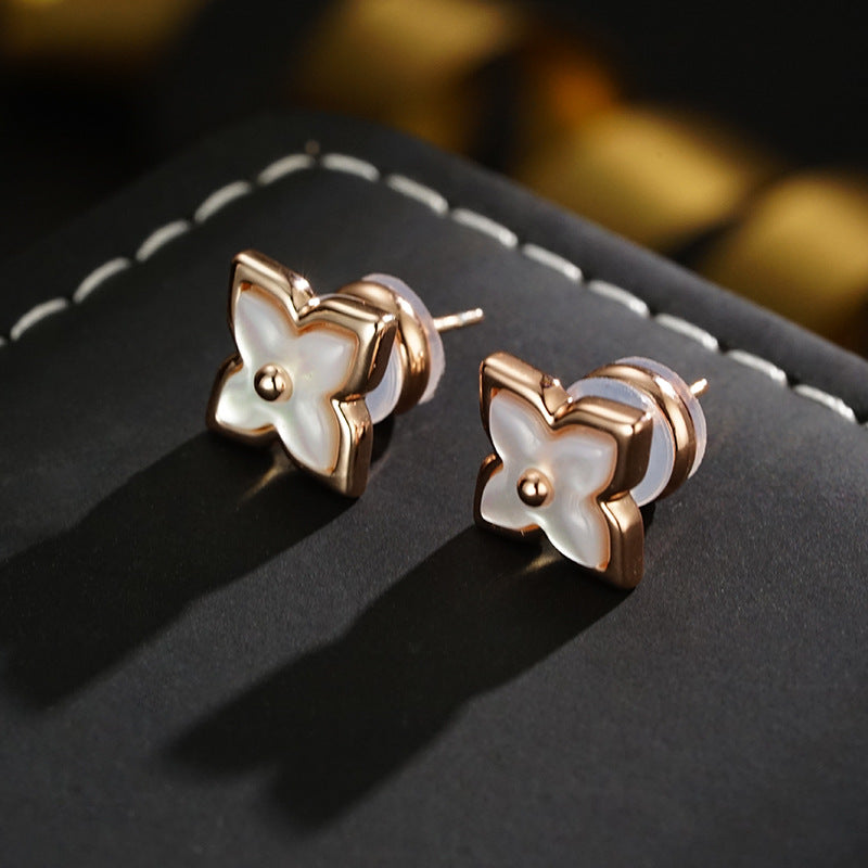 Wholesale  All-match Four-leaf Clover Shell Earrings