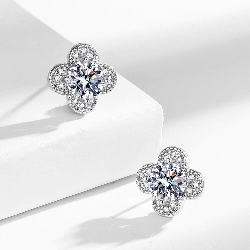 Wholesale S925 Silver Needle 1 karat Micro-inlaid Zircon Four-leaf Clover Earrings