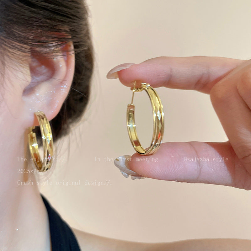 Wholesale Vintage Metallic Shiny Spherical Earrings