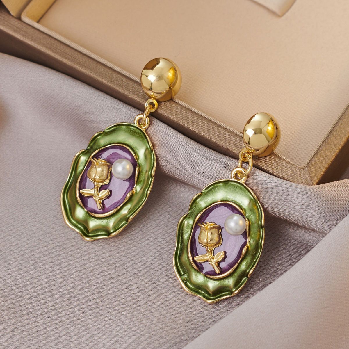 Wholesale Alloy Enamel Double Layer Flower Earrings French Palace Retro Pearl Design Fashion Accessory