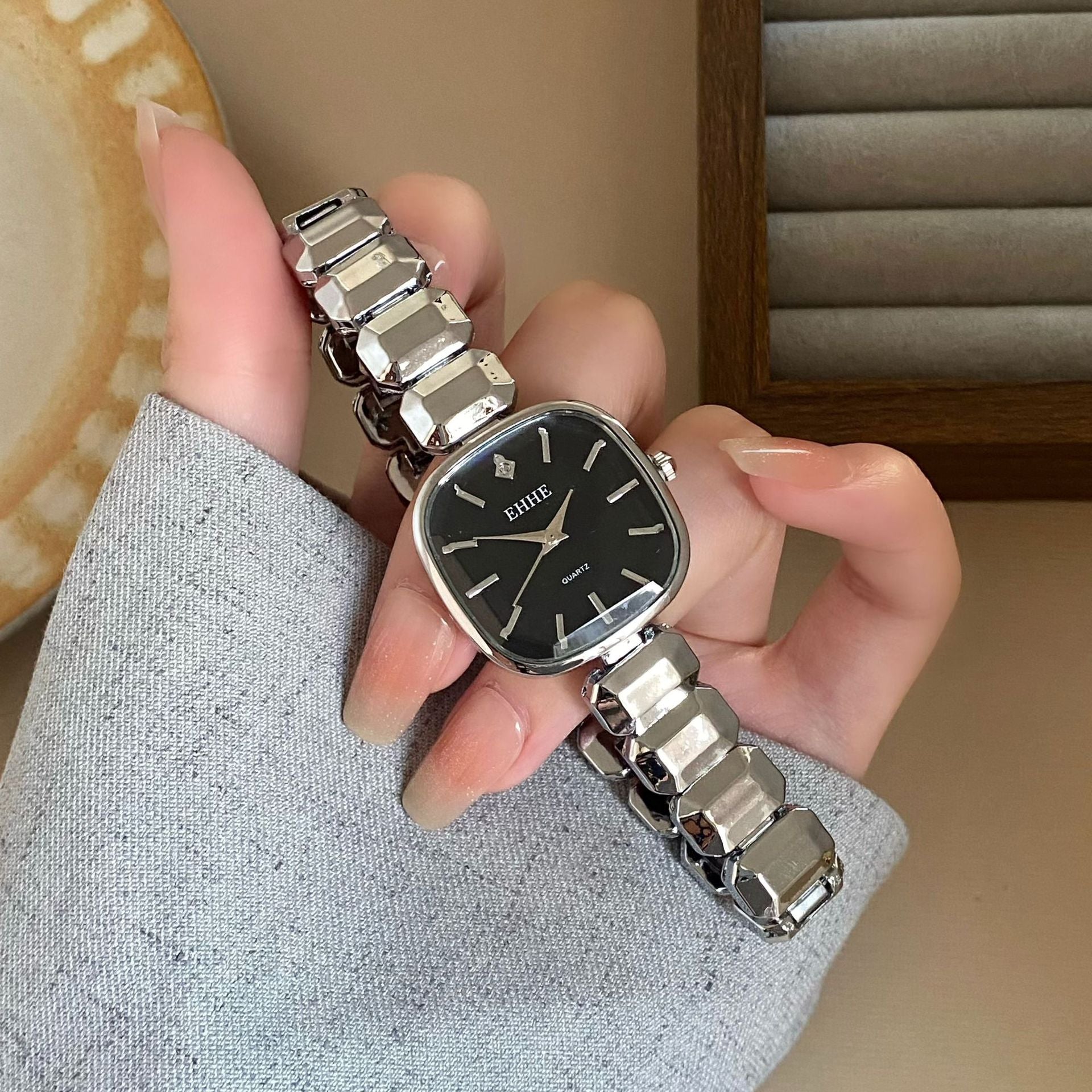 Wholesale Vintage Women S Square Quartz Watch Chic Fashion Accessory For Resale