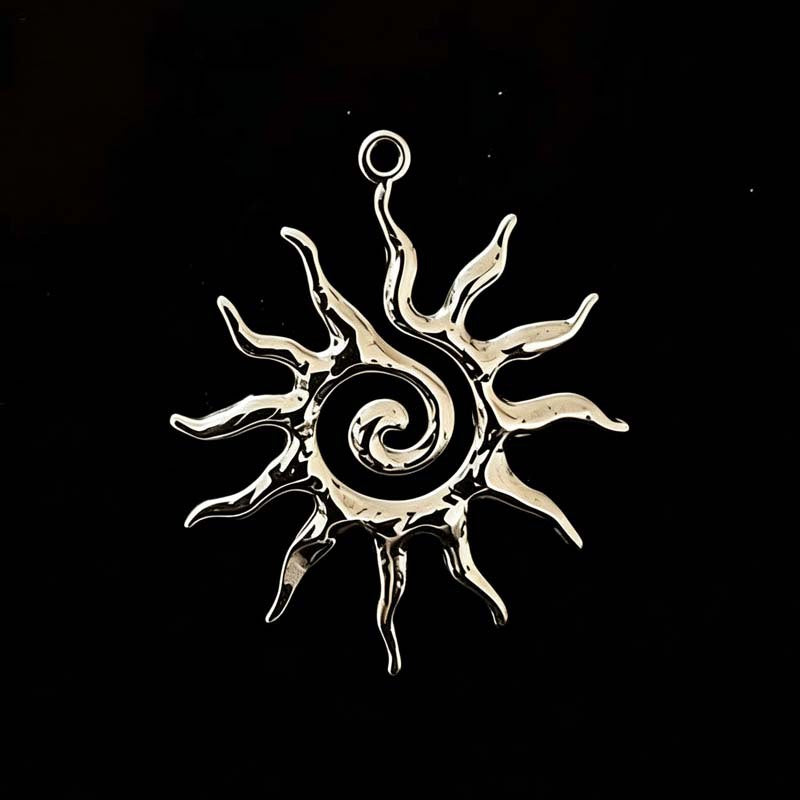 Wholesale Zinc Alloy Gold Hollow Sun Pendant Necklace Electroplated Finish Fashion Accessory Women Party Gift