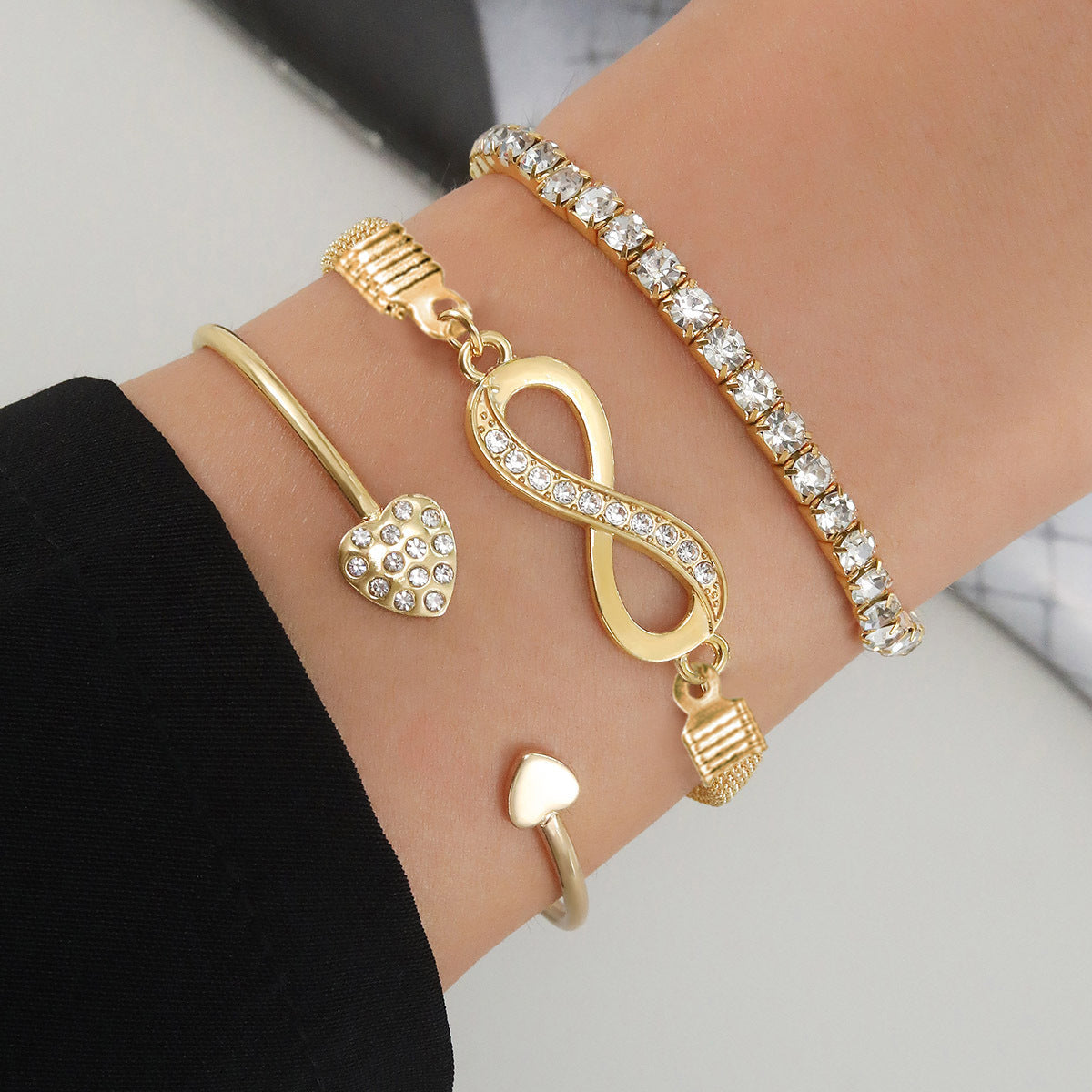 Wholesale Gold Electroplated Alloy Heart Infinity Rhinestone Open Cuff Bracelet Set Women' s Jewelry Gift