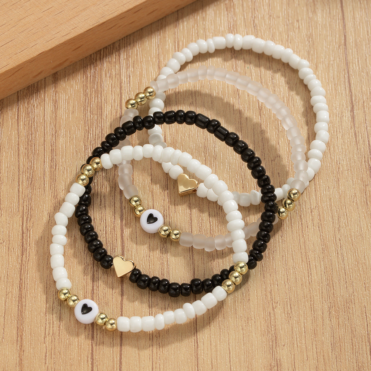 Wholesale Love Black and White Rice Beads Gold Beaded Elastic Women's Bracelet