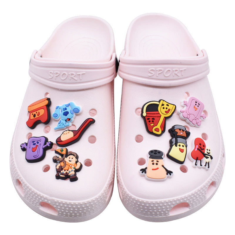 Wholesale  Random 100pcs cartoon PVC Soft Rubber Shoe Buckle Decoration
