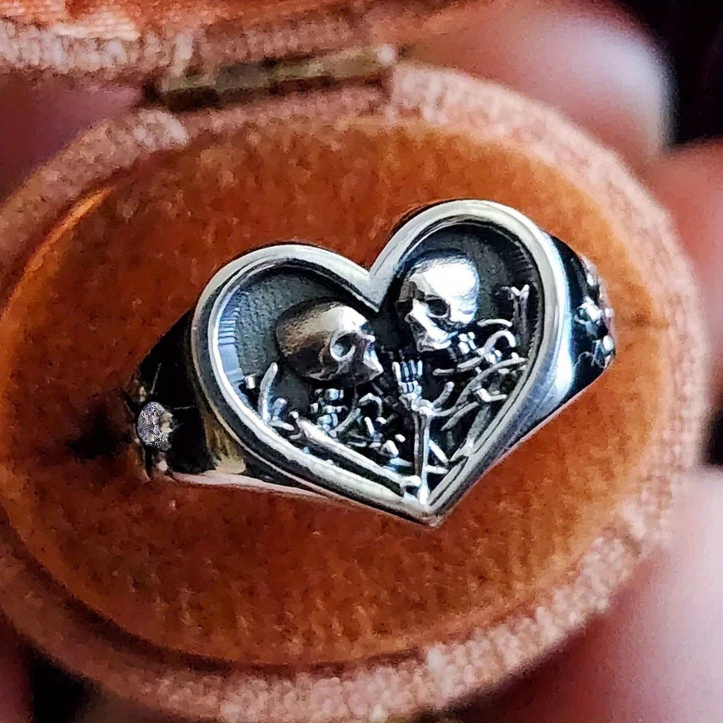 Wholesale Gothic three-dimensional skull heart ring