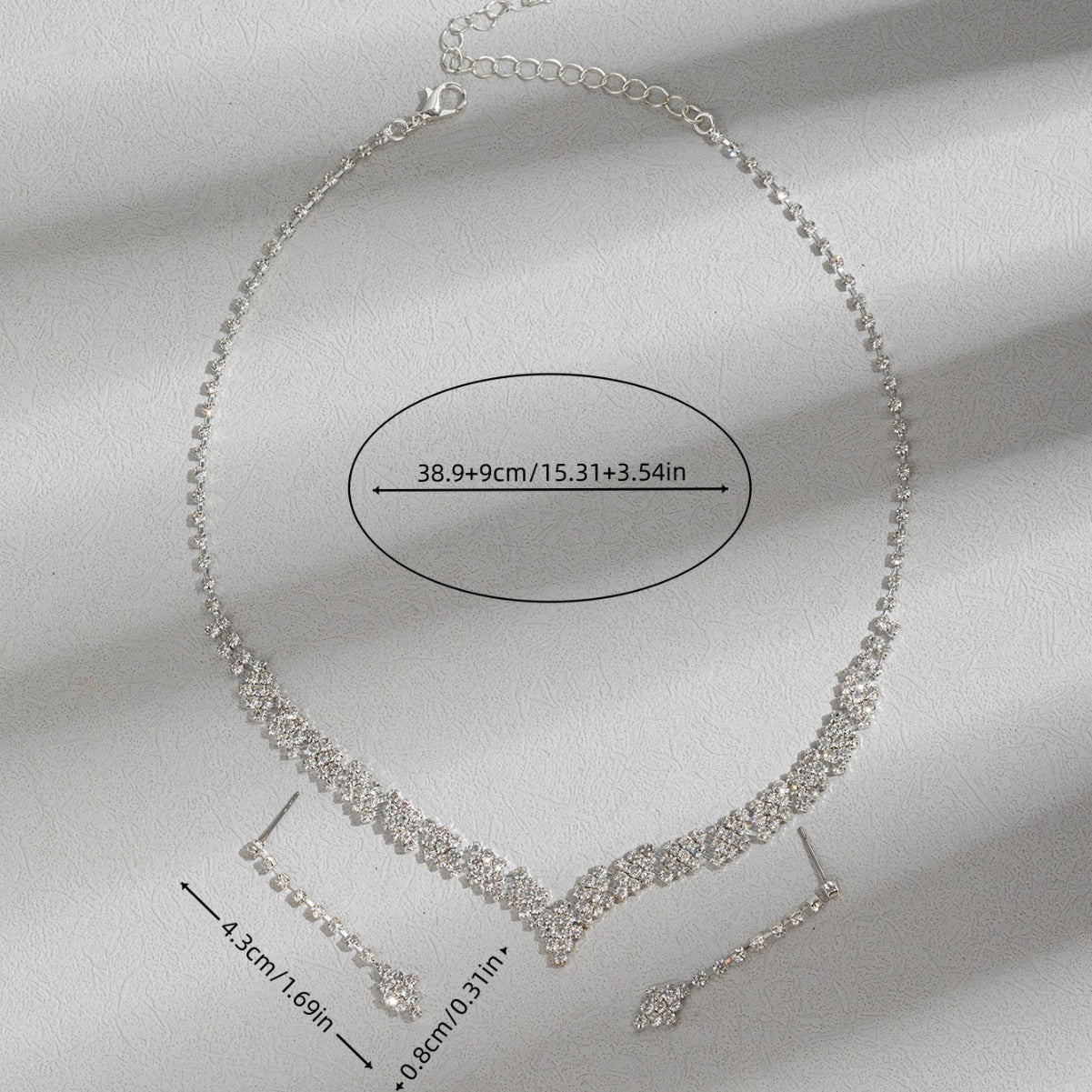 Wholesale Exquisite Claw Chain Necklace Exaggerated  Water Drop Necklace  Accessories