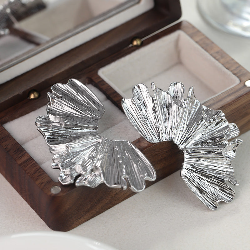 Wholesale Exaggerated Retro Creative Leaf Floral Earrings