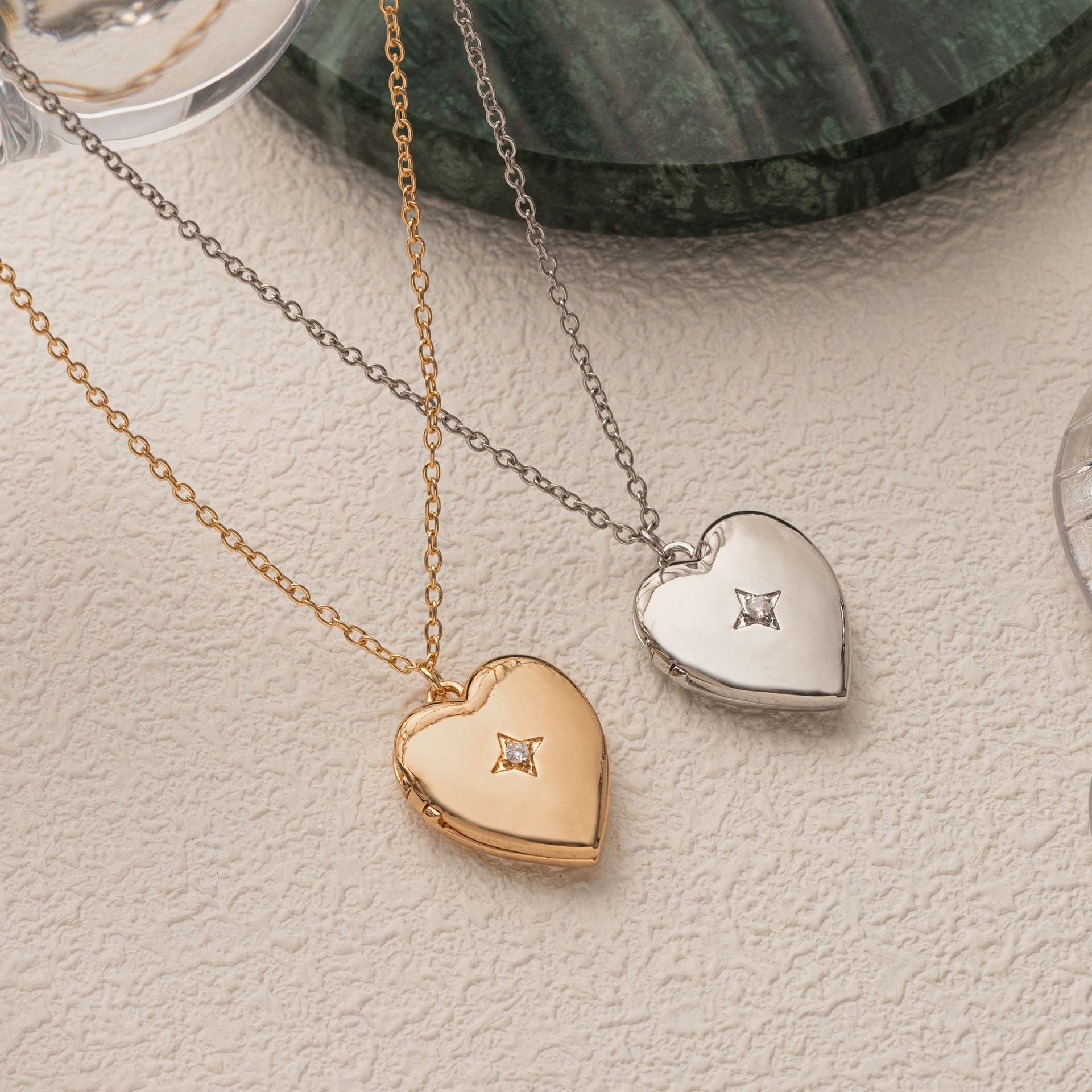 Wholesale Open and close necklace can open the album diamond star heart necklace