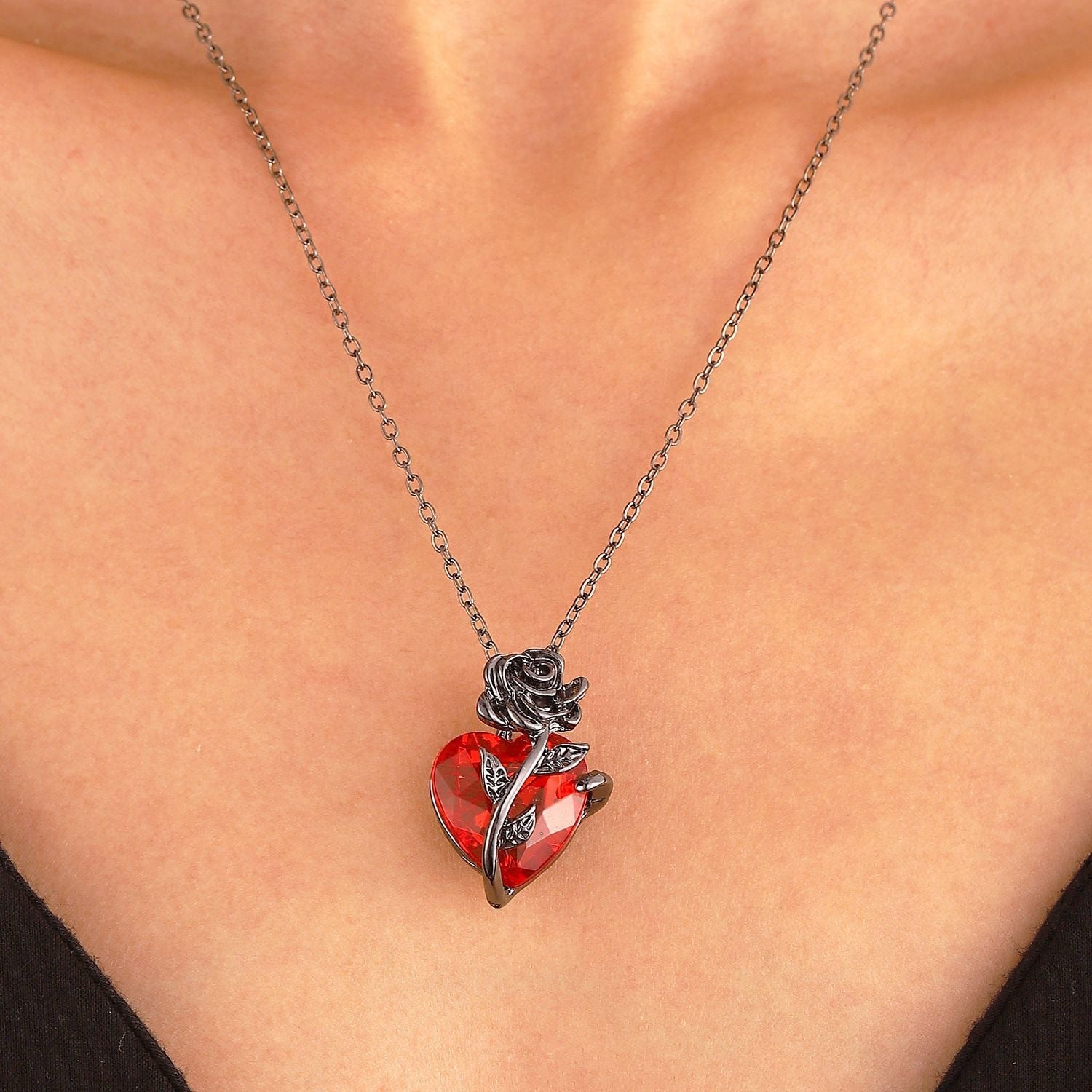 Wholesale 「Ii Boom」 Love Rose Necklace Niche Gothic Dark Design Clavicle Chain Heart-Shaped Pendant Necklace