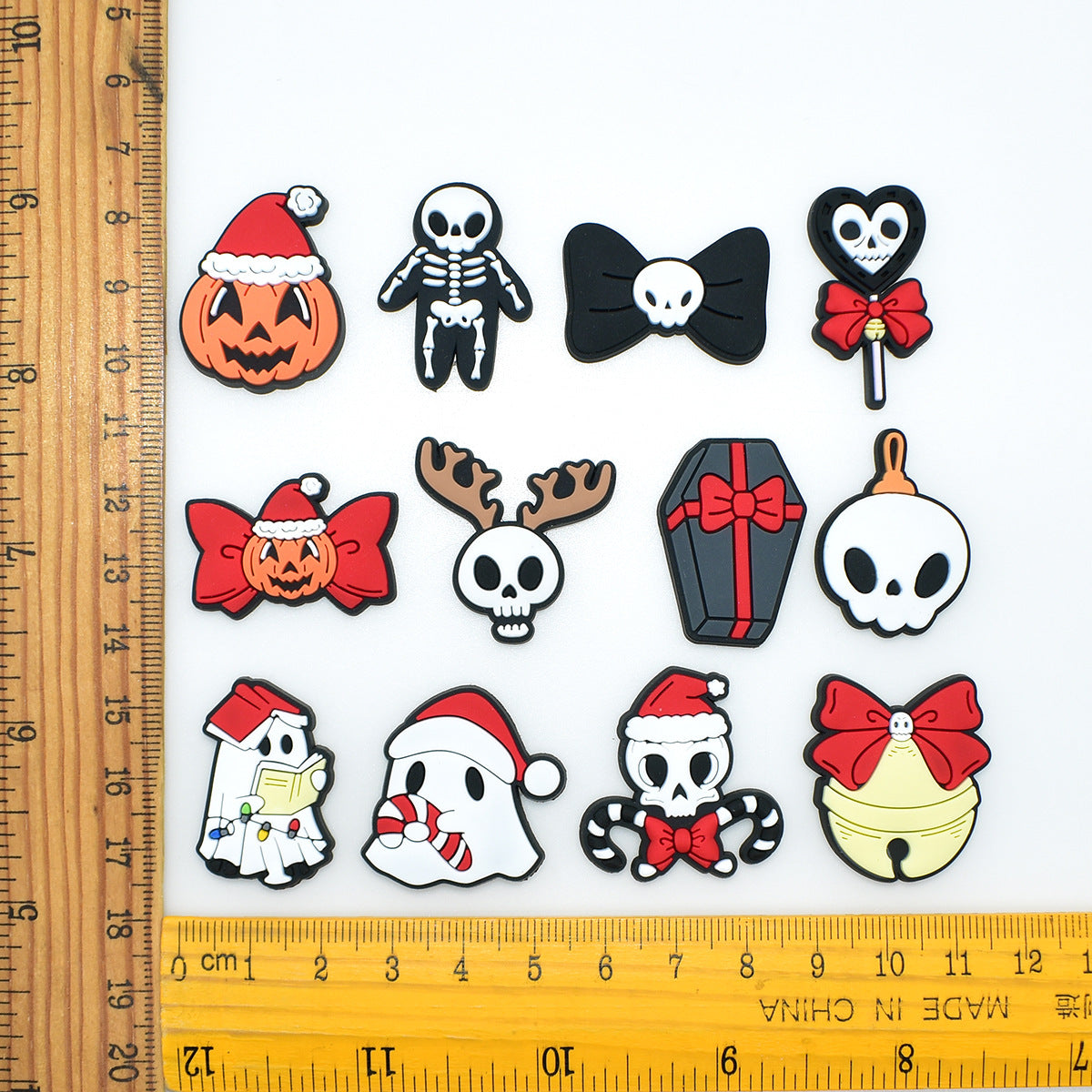 Wholesale  Random 100pcs Cartoon Christmas Nightmare Series PVC Soft Rubber Shoe Buckle Decoration