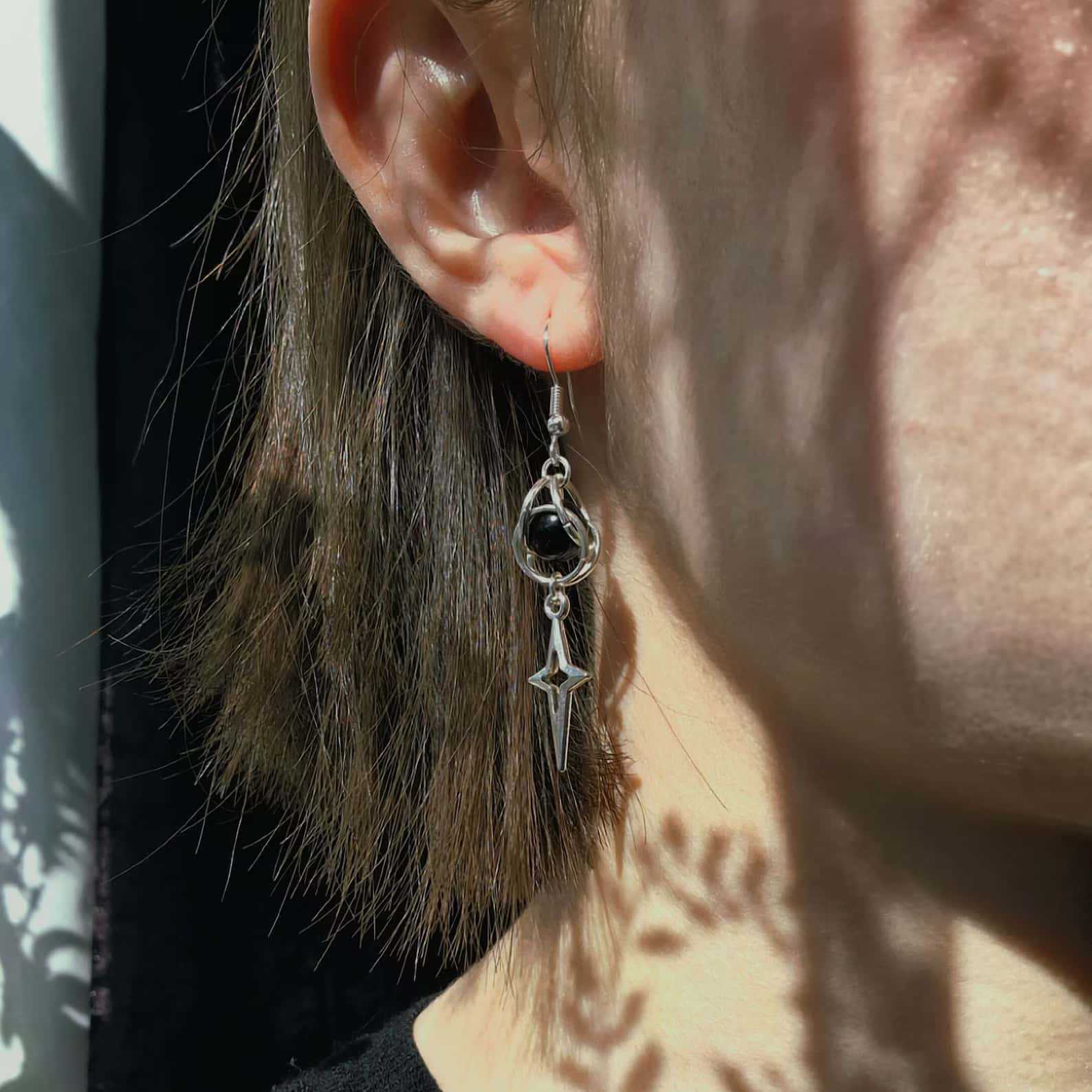 Wholesale Gothic Star Spark Dangling Earrings Black Beads Cage Pendant Fashion Accessory