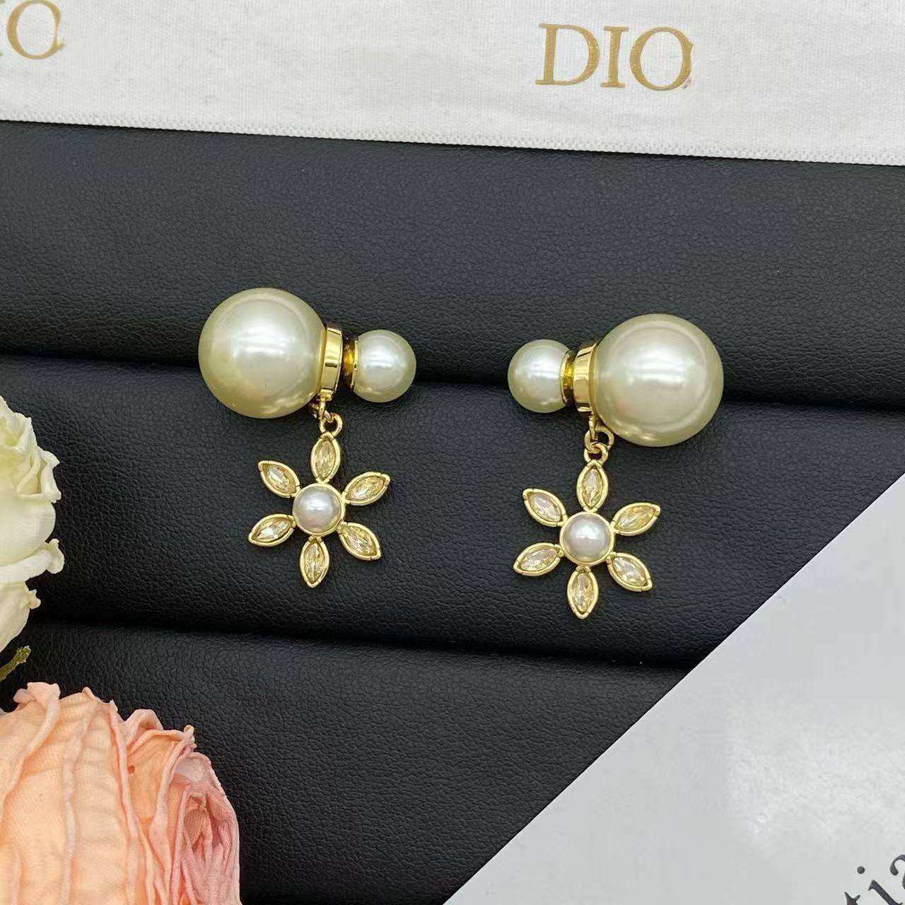 Wholesale Man-made Pearl Flower Earrings ACCVIP