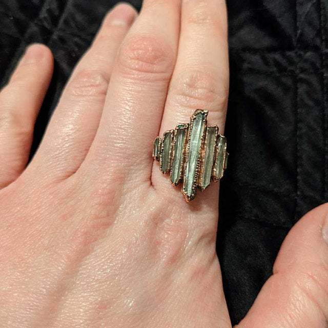 Wholesale irregular rock edge retro ring oil drop irregular ring