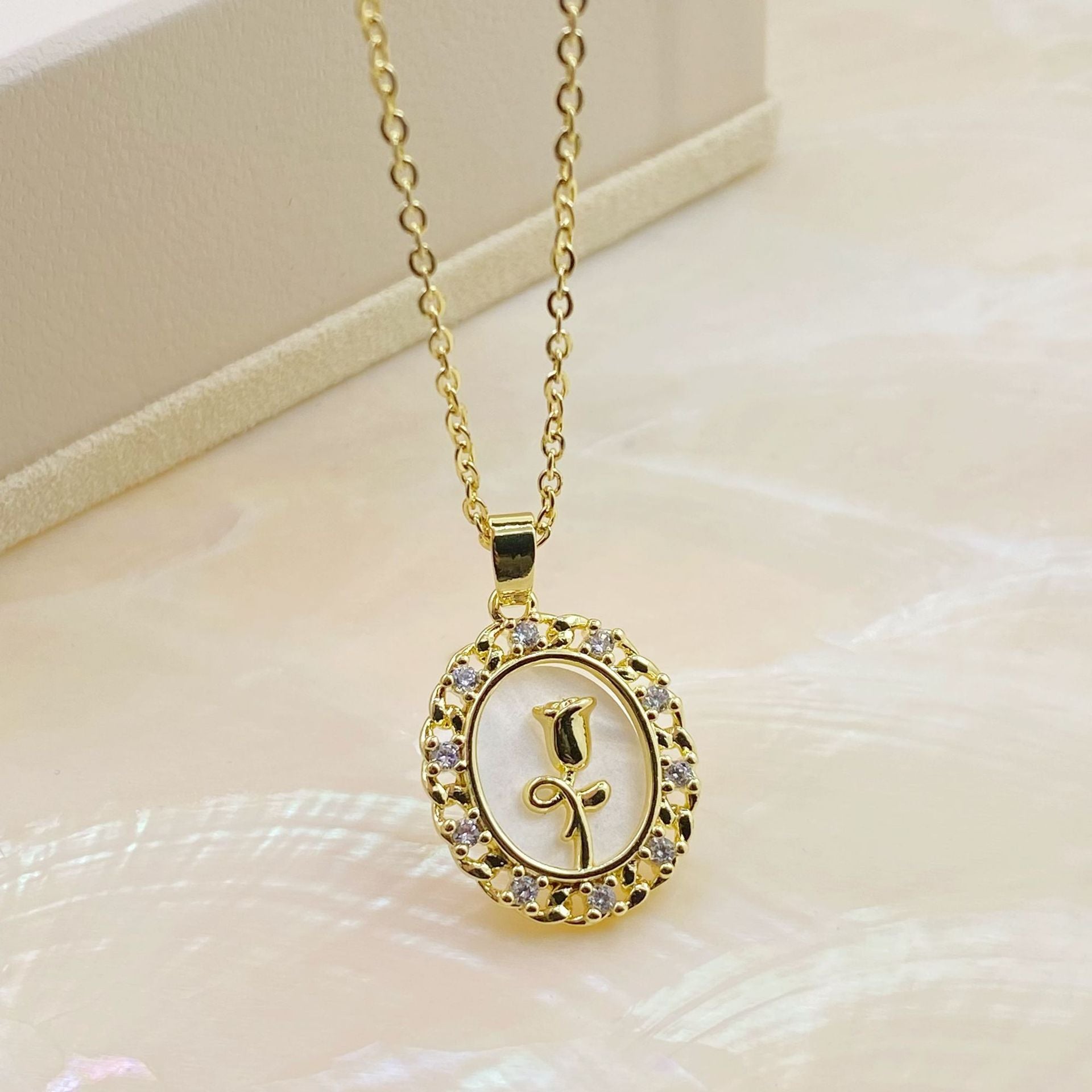 Wholesale Flower Diamond Pearl Necklace