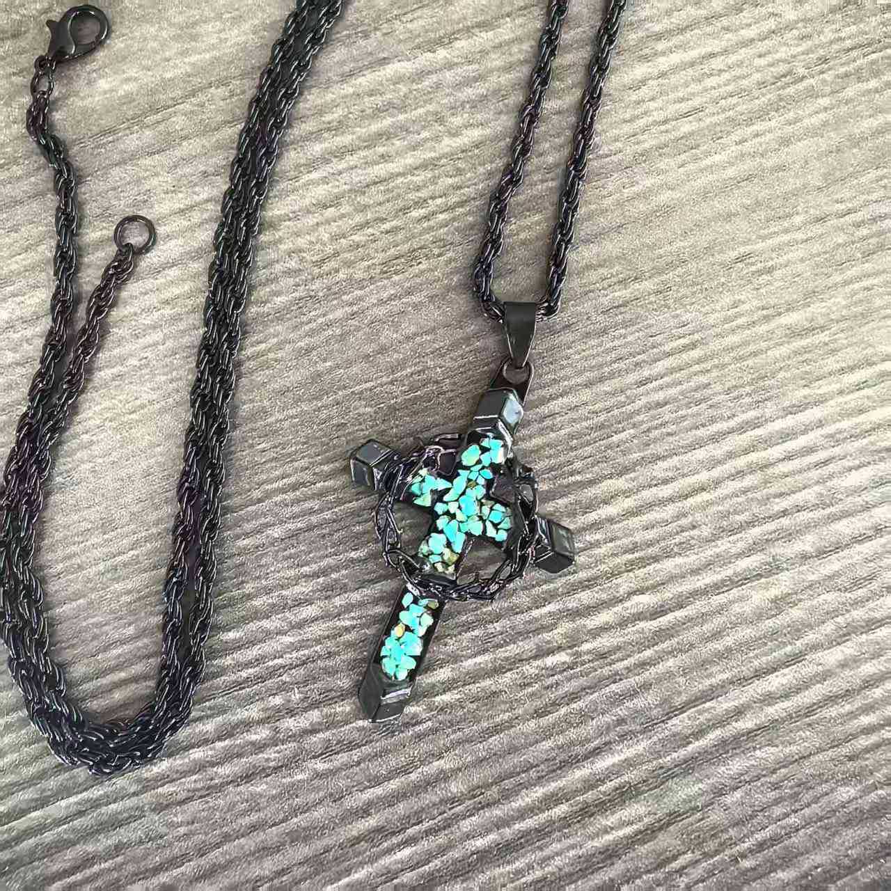 Wholesale Vintage n Cross Turquoise Pendant Necklace Alloy Chain Fashion Accessory