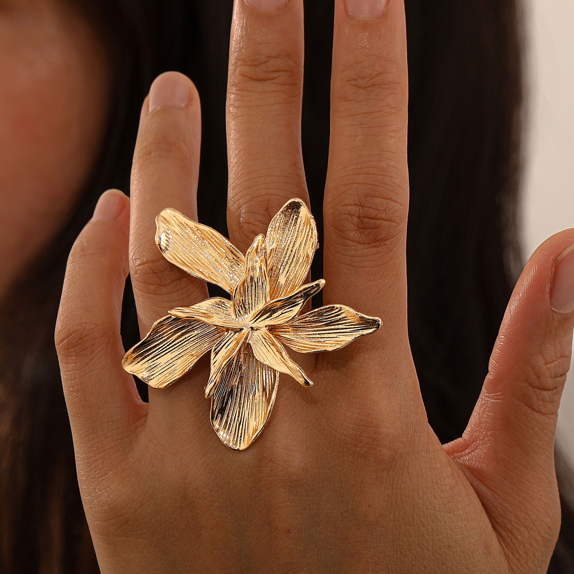 Wholesale Baroque Imitation Pearl Flower Ring - Trendy Accessory Gift for Resale