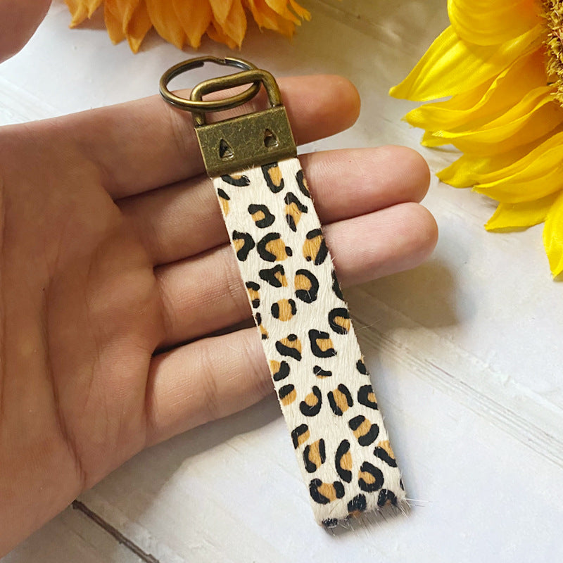 Wholesale Retro Bohemian Leather Keychain Fashion Car Key Accessory And Bag Charm For Gift Giving