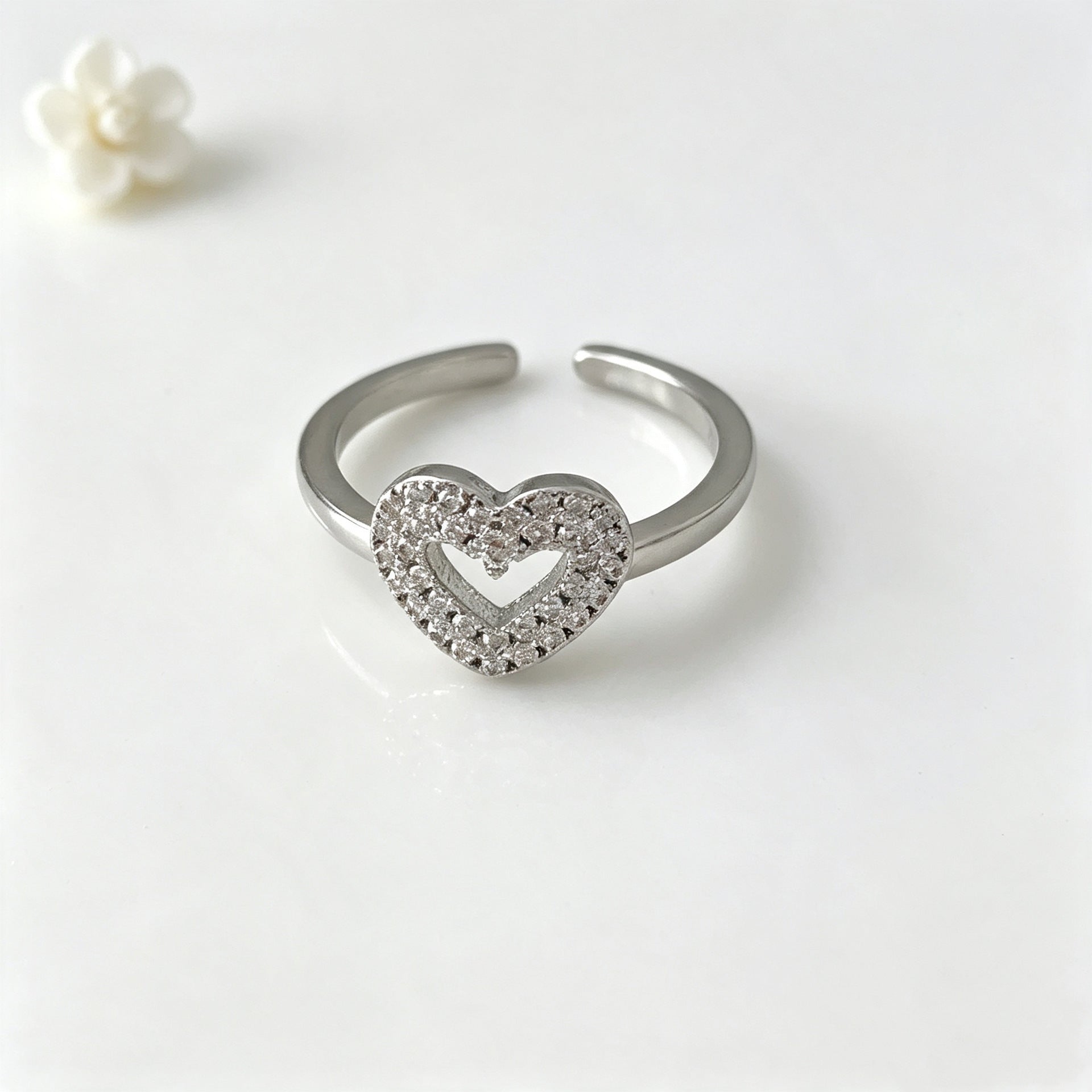 Wholesale Heart Cutout Open Ring 18K Gold Plated Zircon Adjustable Ring Fashion Accessory Gift