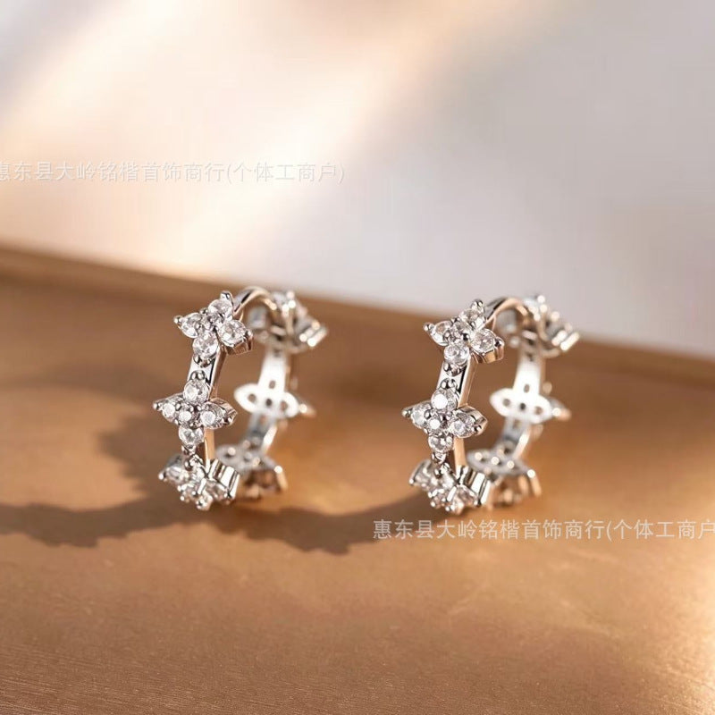 Wholesale Sparkling Four Leaf Clover Earrings Fashion Jewelry Accessory Gift for Women
