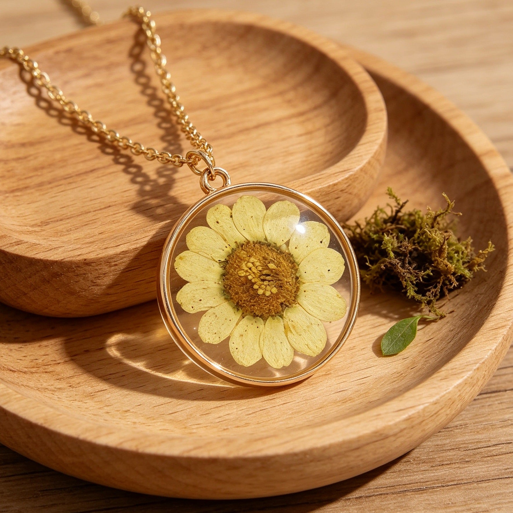 Wholesale Vintage Dried Flower Resin Sunflower Pendant Necklace For Women Trendy Fashion Jewelry Accessory