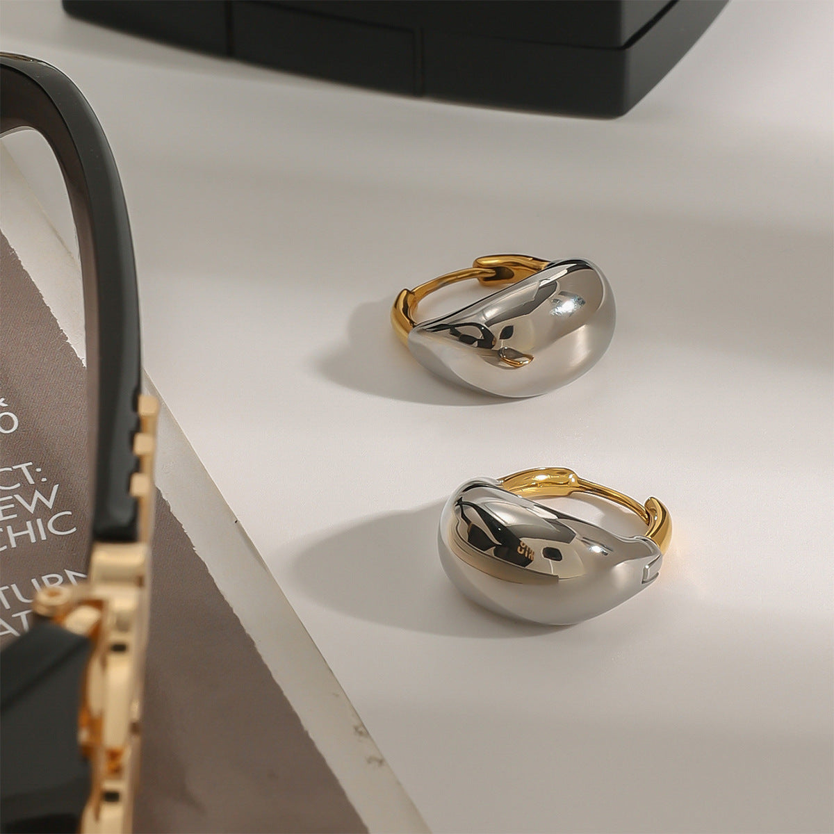 Wholesale  18K gold stainless steel gold and silver color matching  light luxury ear buckle earrings